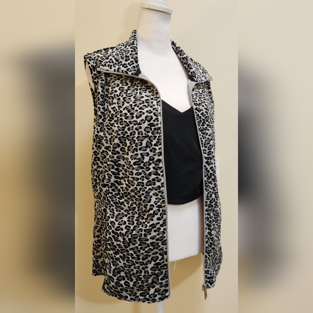 NWT Animal Print Velour Zip-up Vest Women's Size Large